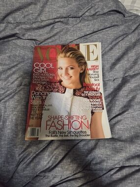 Vogue Magazine Issue with Kate Hudson - Red & White Cover July 2006 issue
